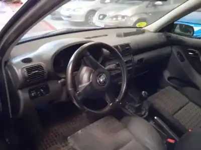 Véhicule à la ferraille seat                                               leon (1m1)                                                                                                                                                                                                                                                 signo                                                                                                                                                                                                                                                      de l'année 2001 alimenté aus