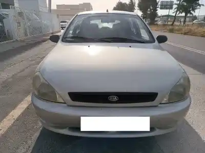 Veicolo di demolizione kia rio ipanema berlina dell'anno 2002 alimentato a3e