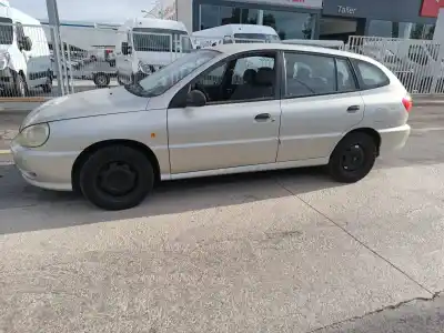 Veicolo di demolizione kia rio ipanema berlina dell'anno 2002 alimentato a3e