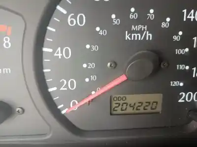 Veicolo di demolizione kia rio ipanema berlina dell'anno 2002 alimentato a3e