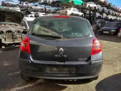 Veicolo di demolizione renault clio iii confort dynamique dell'anno 2006 alimentato k4m800