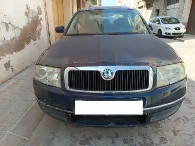 Здавання транспортного засобу SKODA SUPERB (3U4) Collection року 2003 потужний AYM
