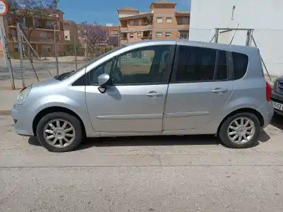Veículo de Sucata renault grand modus dynamique do ano 2009 alimentado d4f764