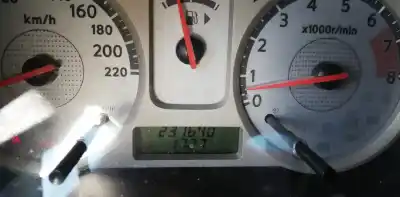 Veículo de Sucata nissan note (e11e) tekna do ano 2006 alimentado hr16de