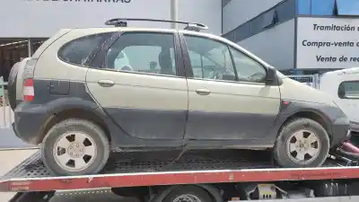 Scrapping Vehicle renault scenic rx4 (ja0) 1.9 dci salomon of the year 2003 powered f9q740