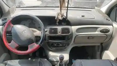 Scrapping Vehicle renault scenic rx4 (ja0) 1.9 dci salomon of the year 2003 powered f9q740