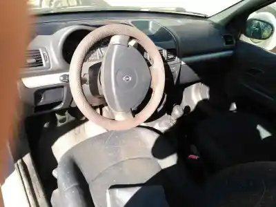 Здавання транспортного засобу renault clio ii fase ii (b/cb0) authentique 58 cv / 43 kw року 2004 потужний d7f746