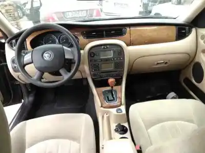 Scrapping Vehicle JAGUAR X-TYPE 2.0 V6 of the year 2005 powered YB