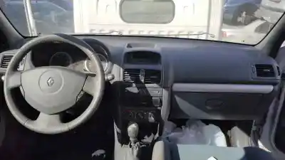 Утилизация автомобиля RENAULT CLIO II FASE II (B/CB0) Authentique года 2005 питание K4J710