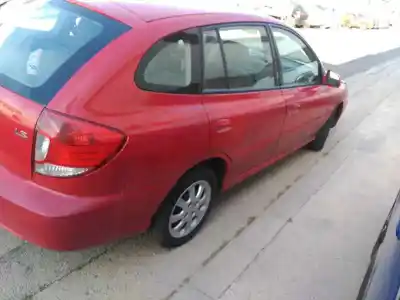 Veicolo di demolizione kia rio ipanema berlina dell'anno 2004 alimentato a5d
