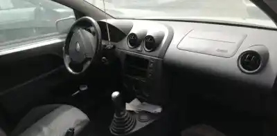 Veículo de Sucata ford fiesta (cbk) ambiente do ano 2004 alimentado f6ja