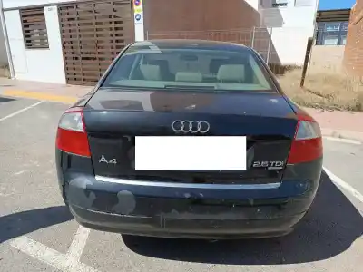 Veículo de Sucata audi a4 berlina (8e) 2.5 v6 24v tdi do ano 2002 alimentado ake