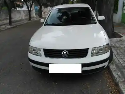 Veículo de Sucata volkswagen passat b5 (3b2) 1.8 do ano 1999 alimentado adr