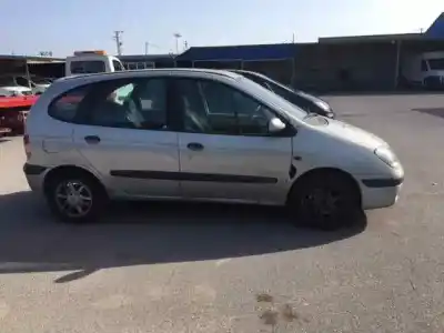 Scrapping Vehicle renault scenic (ja..) 1.9 dci authentique of the year 2001 powered f9q732
