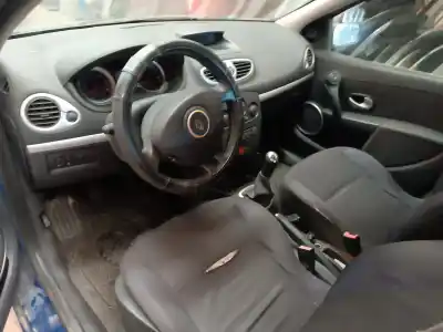 Veicolo di demolizione renault clio iii confort dynamique dell'anno 2008 alimentato k9k766