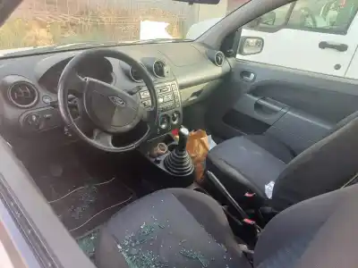 Здавання транспортного засобу ford fiesta (cbk) ambiente року 2004 потужний f6ja
