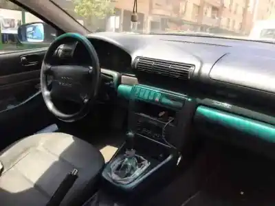 Sloopvoertuig audi a4 berlina (b5) 1.8 t van het jaar 1997 aangedreven aeb