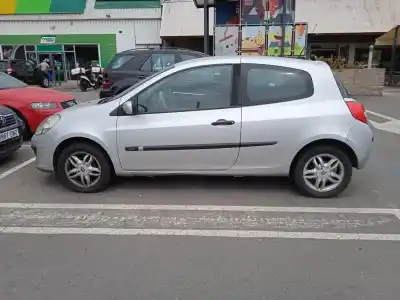 Veículo de Sucata renault clio iii confort dynamique do ano 2006 alimentado k9k766
