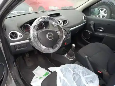 Veículo de Sucata renault clio iii confort dynamique do ano 2006 alimentado k9k766