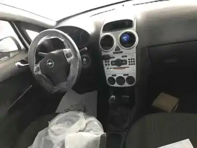 Здавання транспортного засобу opel corsa d essentia року 2012 потужний a10xep