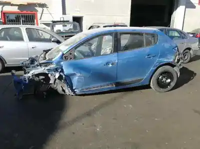 Veículo de Sucata renault megane iii berlina 5 p business do ano 2014 alimentado k9k846