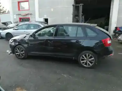 Veículo de Sucata skoda rapid active do ano 2014 alimentado cay