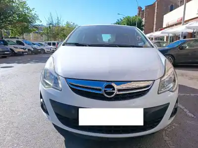 Здавання транспортного засобу opel corsa d selective року 2012 потужний a12xer
