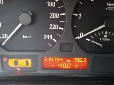 Vehicul casat bmw serie 3 berlina (e46) 320d al anului 2002 alimentat 204d4