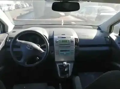 Veículo de Sucata toyota corolla (e12) 2.0 d-4d linea sol berlina do ano 2004 alimentado 1cdftv