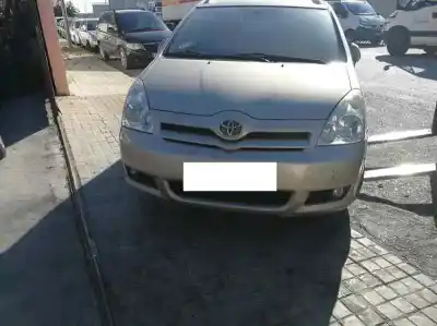 Veículo de Sucata toyota corolla (e12) 2.0 d-4d linea sol berlina do ano 2004 alimentado 1cdftv