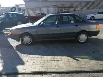 Veicolo di demolizione audi 80/90 (893) 80 dell'anno 1990 alimentato ra