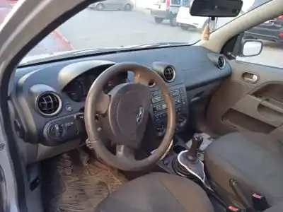 Veículo de Sucata ford fiesta (cbk) ambiente do ano 2003 alimentado f6ja