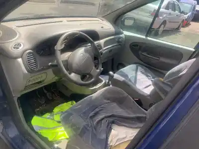 Scrapping Vehicle renault scenic (ja..) 1.6 16v authentique (ja0b/11) of the year 2001 powered k4m700