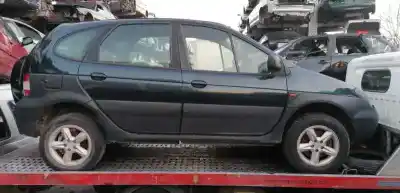 Scrapping Vehicle RENAULT SCENIC RX4 (JA0) 1.9 dCi Salomon of the year 2003 powered F9Q740