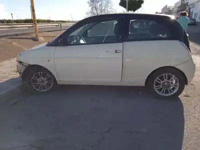 Veículo de Sucata lancia ypsilon (101) 1.3 multijet 16v oro (10.2006->) 75 cv / 55 kw do ano 2007 alimentado 199a2000