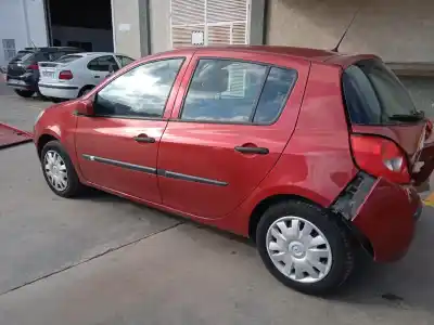 Veículo de Sucata renault clio iii confort dynamique do ano 2007 alimentado k9k766