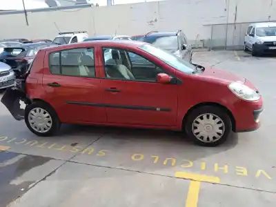 Veículo de Sucata renault clio iii confort dynamique do ano 2007 alimentado k9k766