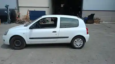 Здавання транспортного засобу renault clio ii fase ii (b/cb0) authentique року 2006 потужний d7f726