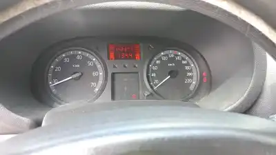 Здавання транспортного засобу renault clio ii fase ii (b/cb0) authentique року 2006 потужний d7f726