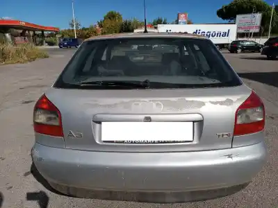Veículo de Sucata audi a3 (8l) 1.9 tdi ambiente do ano 1999 alimentado agr