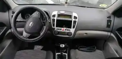 Scrapping Vehicle kia cee'd sw (ed) 1.6 crdi 115 of the year 2007 powered d4fb