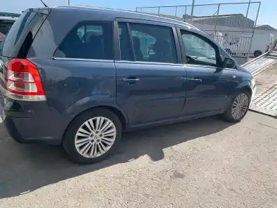 Veículo de Sucata opel zafira b cosmo do ano 2011 alimentado a17dtr