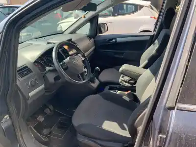 Veículo de Sucata opel zafira b cosmo do ano 2011 alimentado a17dtr