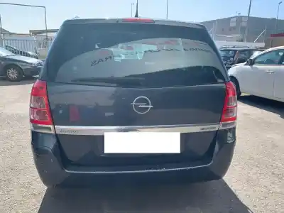 Veículo de Sucata opel zafira b cosmo do ano 2011 alimentado a17dtr