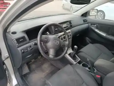 Veículo de Sucata toyota corolla (e12) 2.0 d-4d linea luna berlina do ano 2004 alimentado 1cdftv