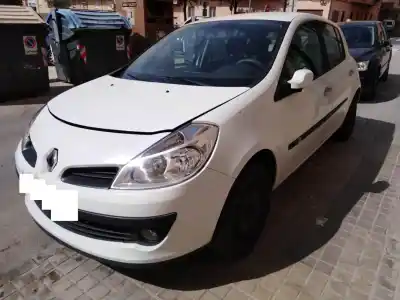 Sloopvoertuig renault                                            clio iii                                                                                                                                                                                                                                                   emotion                                                                                                                                                                                                                                                    van het jaar 2007 aangedreven k9k768