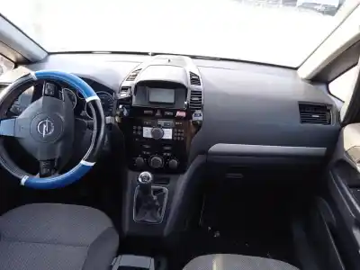 Scrapping Vehicle opel zafira b cosmo of the year 2013 powered a17dtr