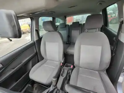 Здавання транспортного засобу ford focus c-max (cap) ambiente (d) року 2003 потужний g8da