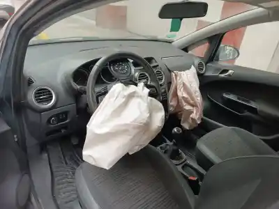 Здавання транспортного засобу opel corsa d selective року 2014 потужний a12xer