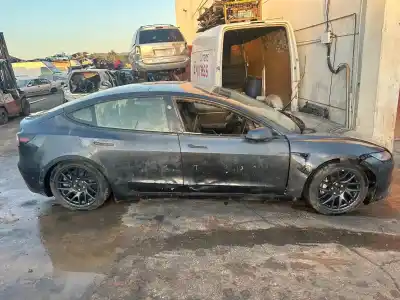 Здавання транспортного засобу tesla model 3 basis rwd року 2024 потужний 3d7